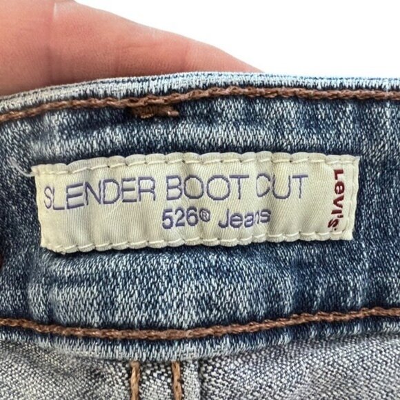 Women's Levis Blue Jeans, Medium Wash ,526 Slender Boot Cut, Size 6M - Picture 8 of 8